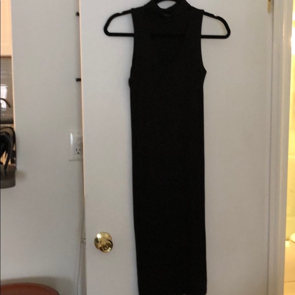 Black midcaf tight dress with choker